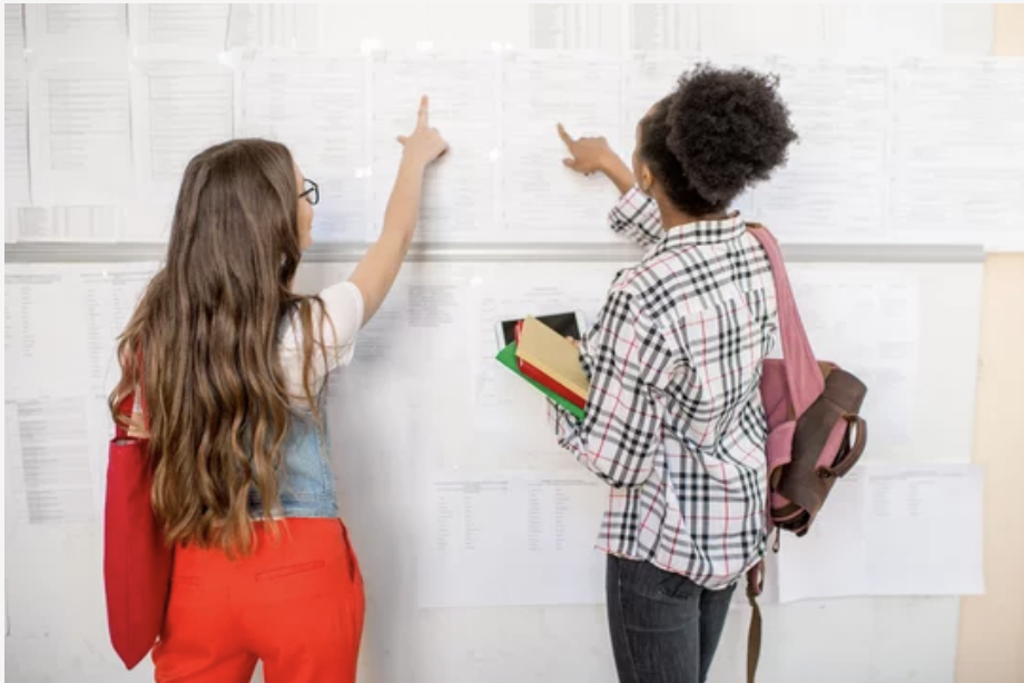 ¿Cómo es el año académico y deportivo en una universidad en Estados Unidos?