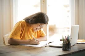 Tutorías para certificaciones de inglés y SAT: una herramienta clave para estudiar en el extranjero