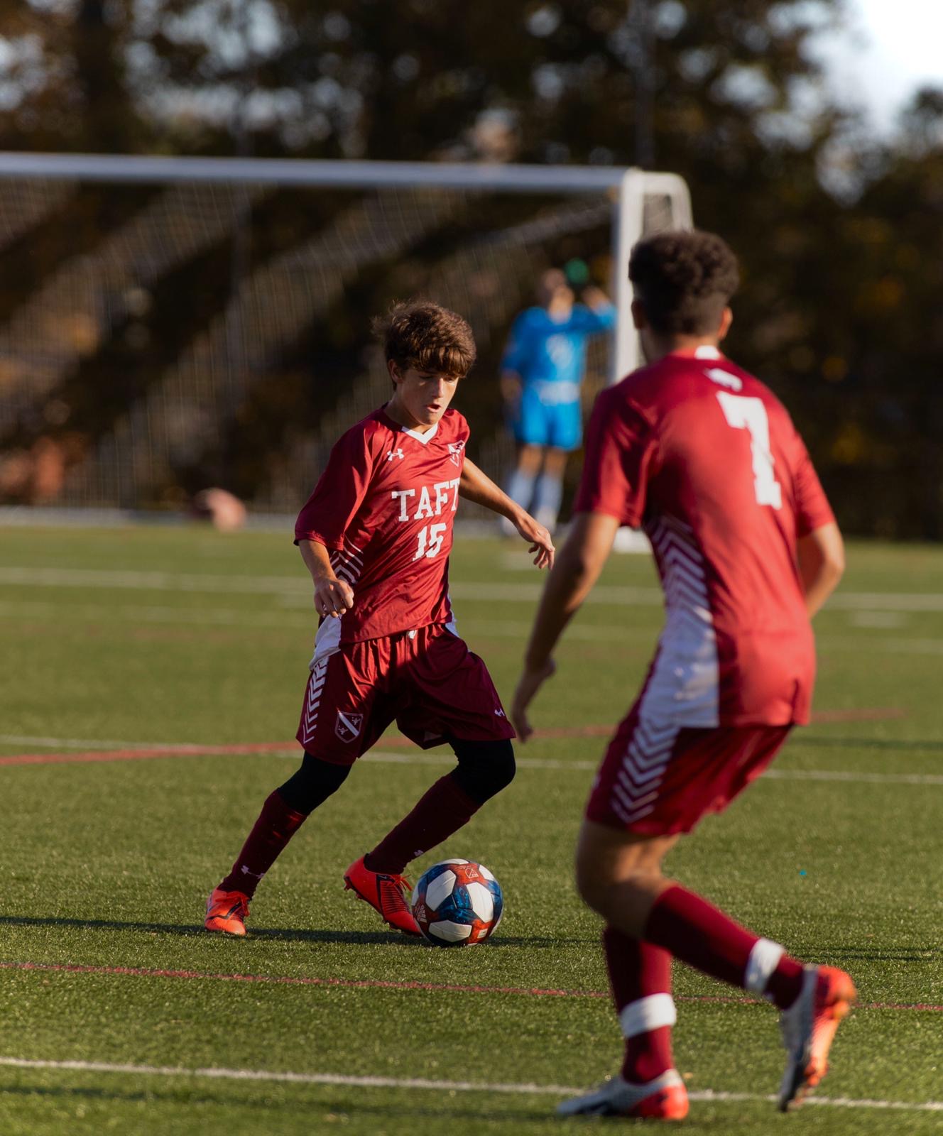 Joven futbolista recibe beca en una de los colegios más prestigiosos de Estados Unidos